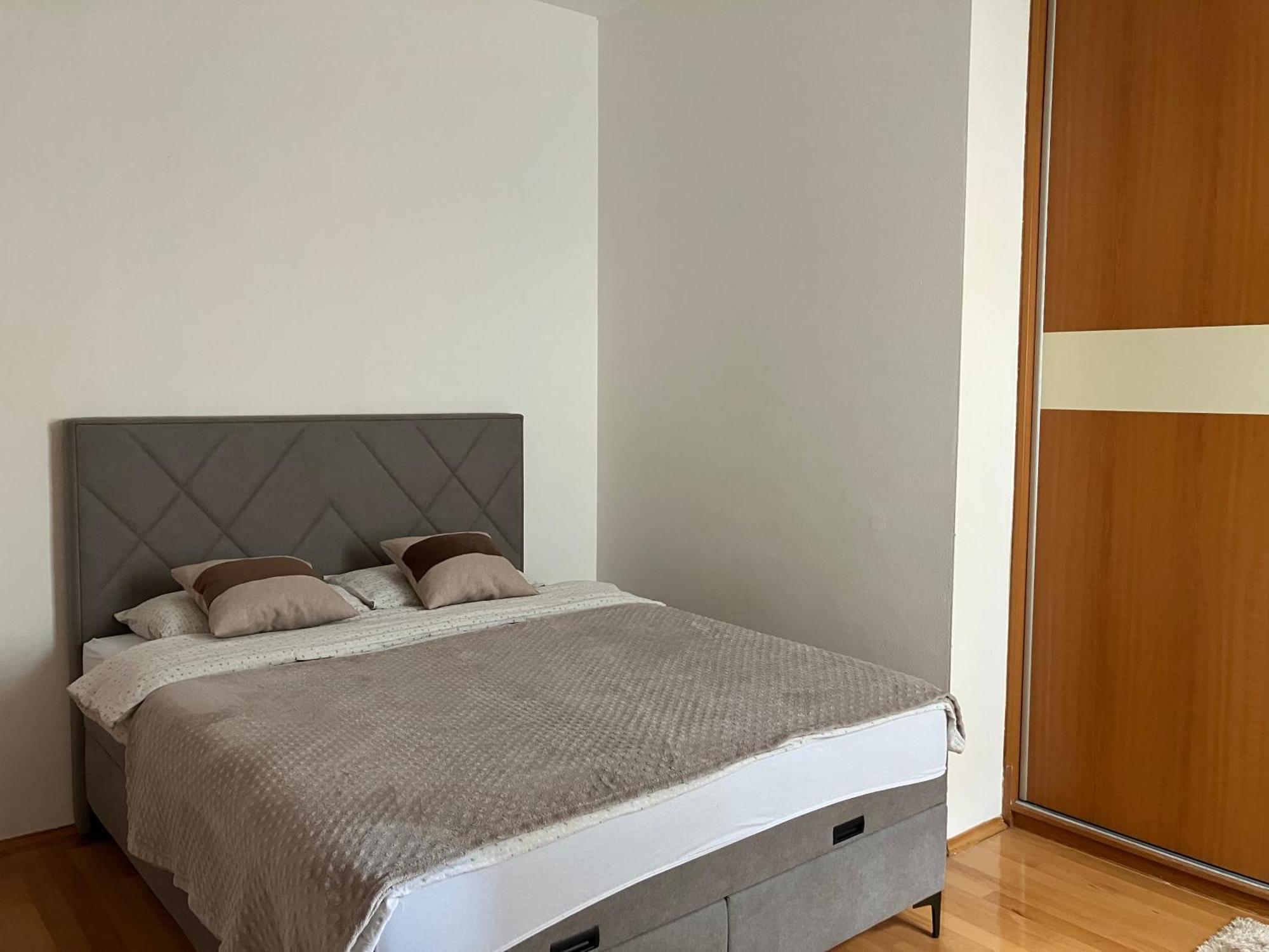 Stan Na Dan Centar Banja Luka Leilighet Eksteriør bilde
